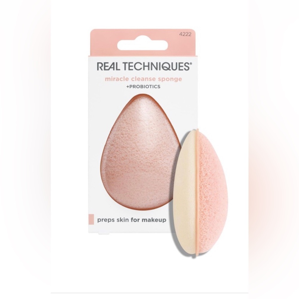 Real Techniques Dual-Tone Cleansing Sponge